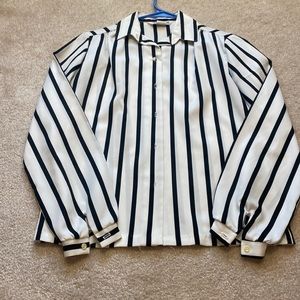 Alice Stuart size 8 white/black womens striped top